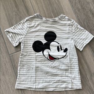 Hanna Andersson Disney collection Gray and Black Mickey Mouse Tee size 6-7